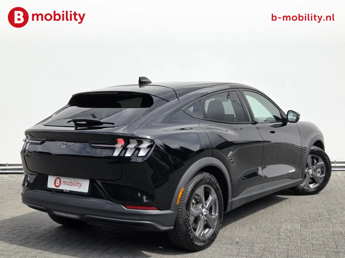 RWD 75 kWh SOH 98% Adaptive Cruise Control Achteruitrijcamera 25.000KM | Stoel/Stuurwielverwarming | Leer | DAB Audio | LED | NL Auto!