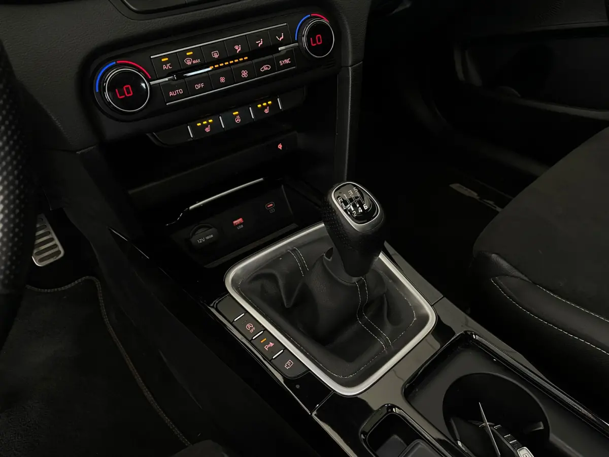1.5 T-GDi GT-Line PANO LEER DEALER OND