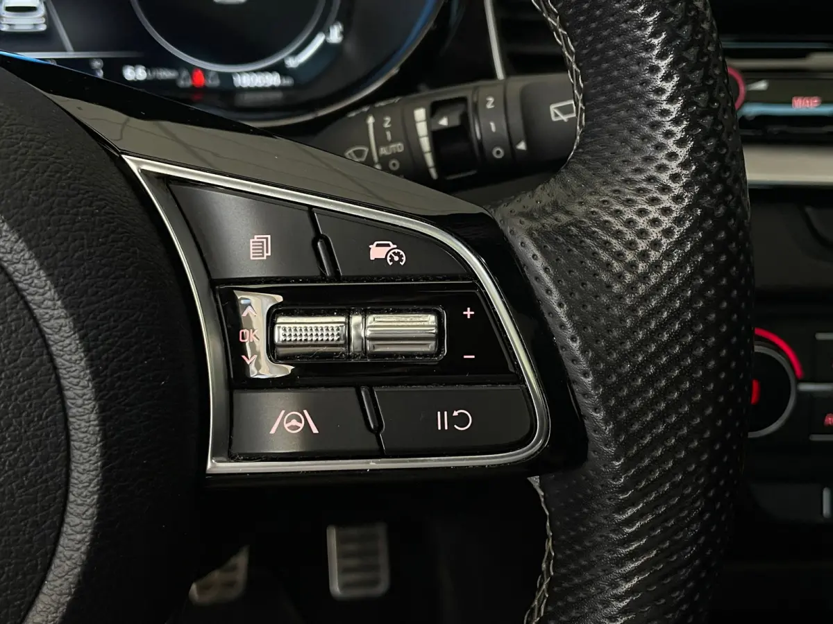 1.5 T-GDi GT-Line PANO LEER DEALER OND