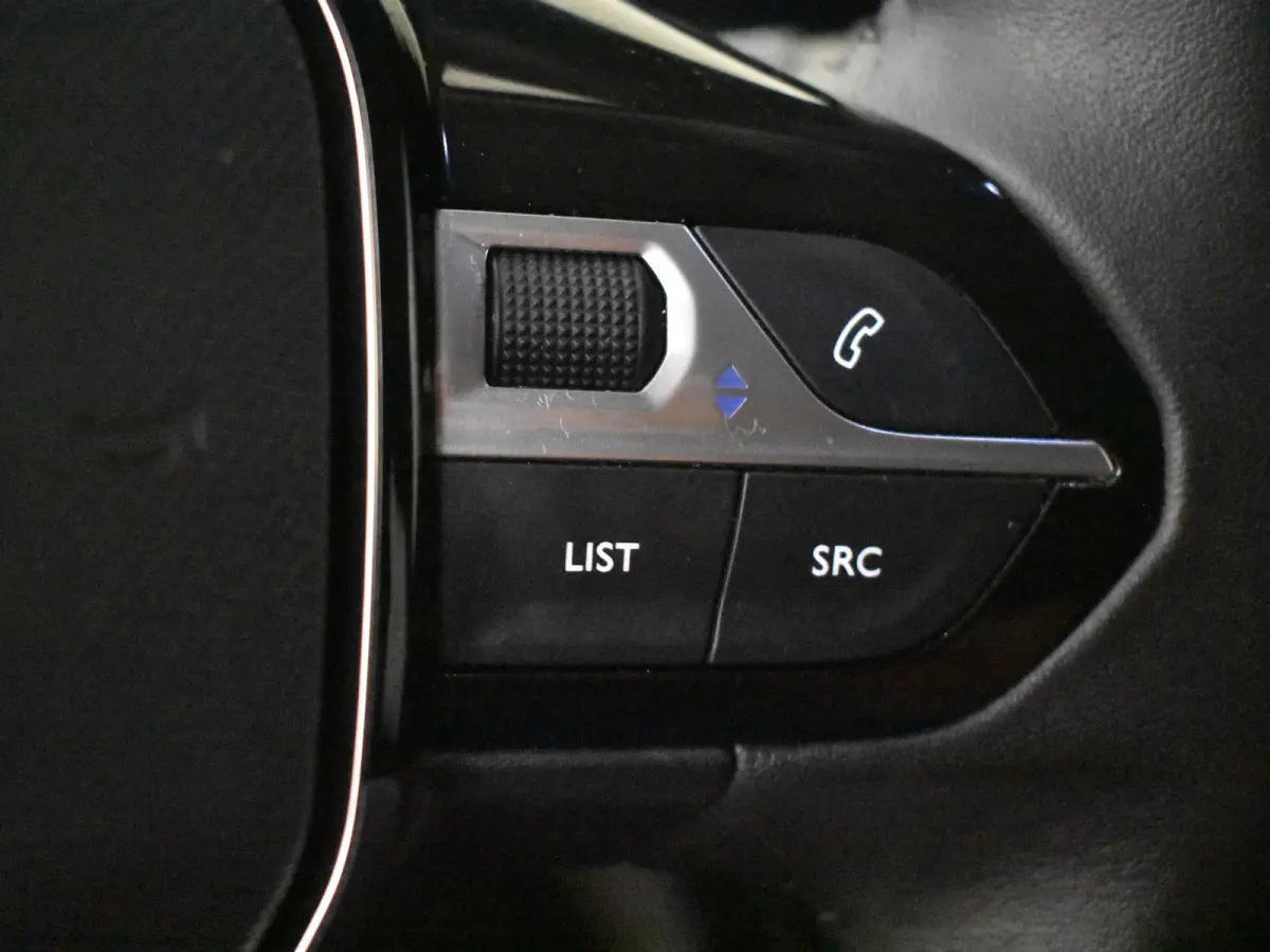 EV Allure Pack 50 kWh 136PK | Achteruitrijcamera | Navigatie | Apple carplay Android auto | Climate control | LED| DAB | 17"LMV