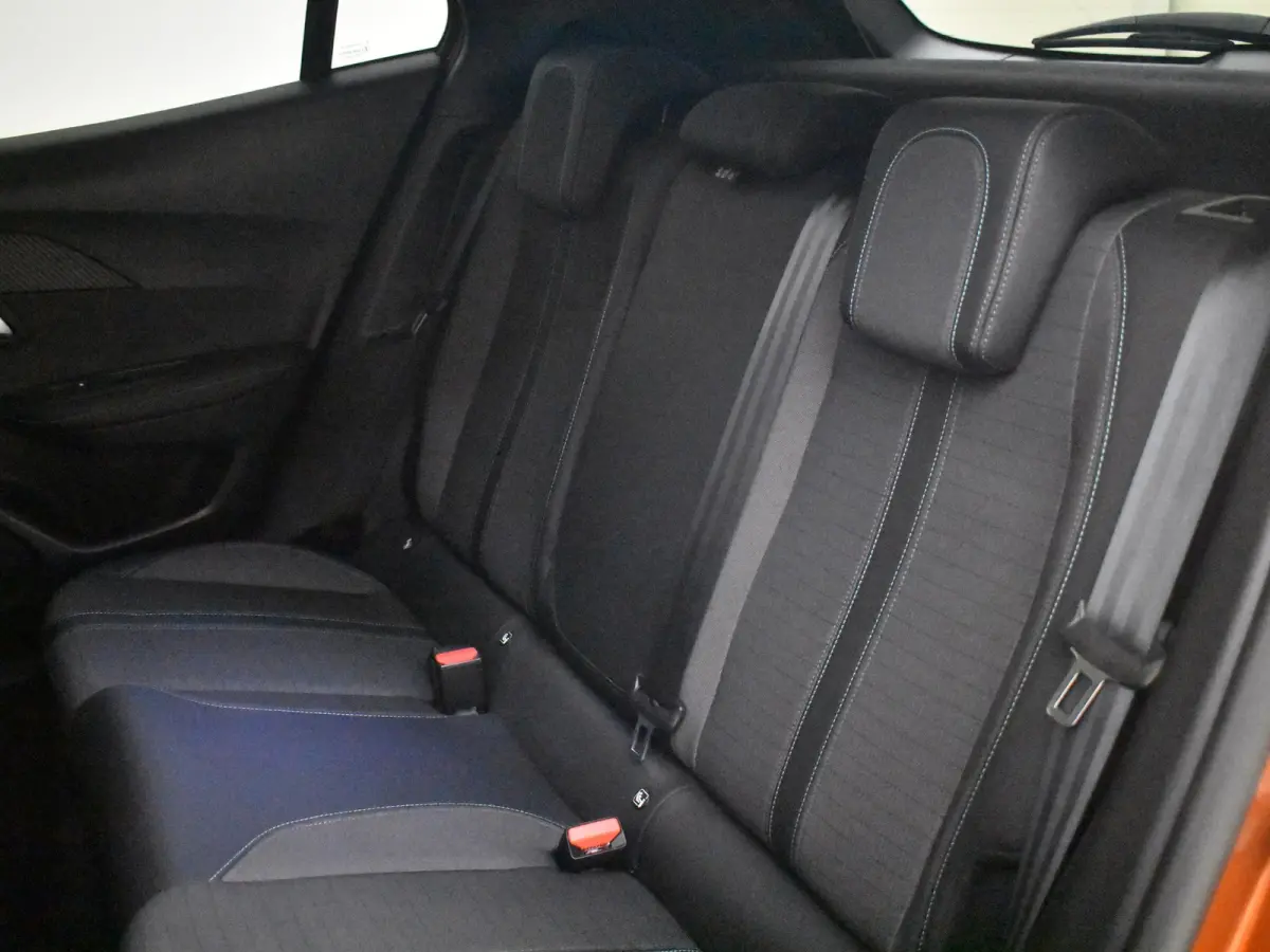 EV Allure Pack 50 kWh 136PK | Achteruitrijcamera | Navigatie | Apple carplay Android auto | Climate control | LED| DAB | 17"LMV