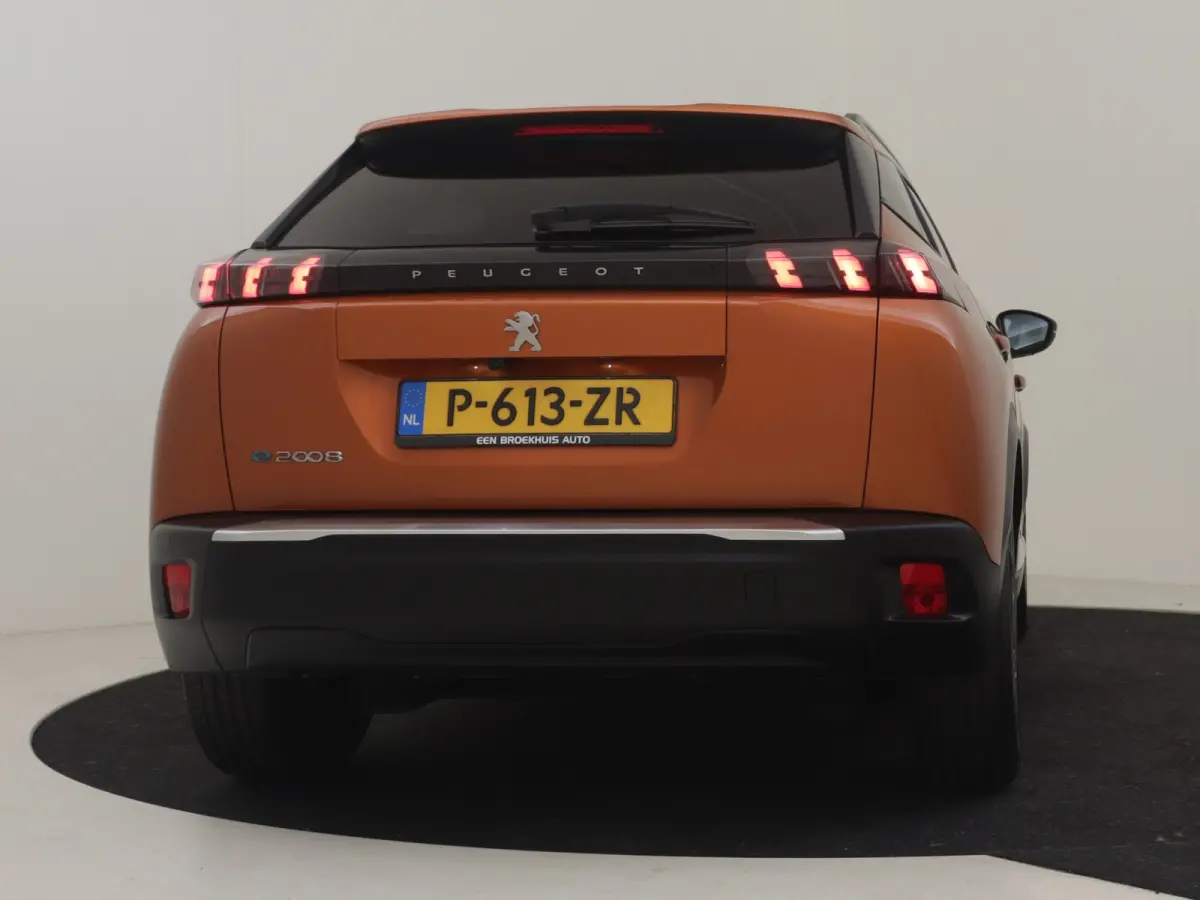 EV Allure Pack 50 kWh 136PK | Achteruitrijcamera | Navigatie | Apple carplay Android auto | Climate control | LED| DAB | 17"LMV
