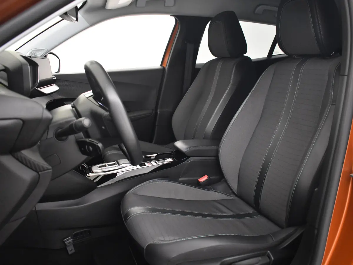 EV Allure Pack 50 kWh 136PK | Achteruitrijcamera | Navigatie | Apple carplay Android auto | Climate control | LED| DAB | 17"LMV