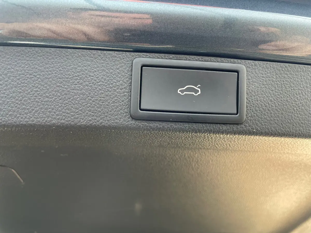 1.5 e-TSI DSG Business+ 1E EIG DEALEROND|TREKHAAK|VIRTUALCOCKPIT|CARPLAY|AMBIENT.LIGHT|STOEL+STUURVRM|