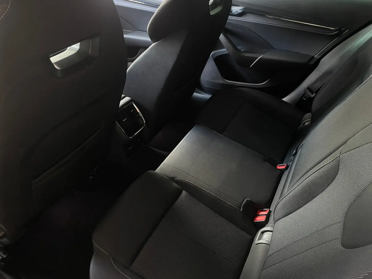1.5 e-TSI DSG Business+ 1E EIG DEALEROND|TREKHAAK|VIRTUALCOCKPIT|CARPLAY|AMBIENT.LIGHT|STOEL+STUURVRM|