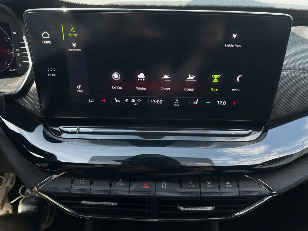 1.5 e-TSI DSG Business+ 1E EIG DEALEROND|TREKHAAK|VIRTUALCOCKPIT|CARPLAY|AMBIENT.LIGHT|STOEL+STUURVRM|