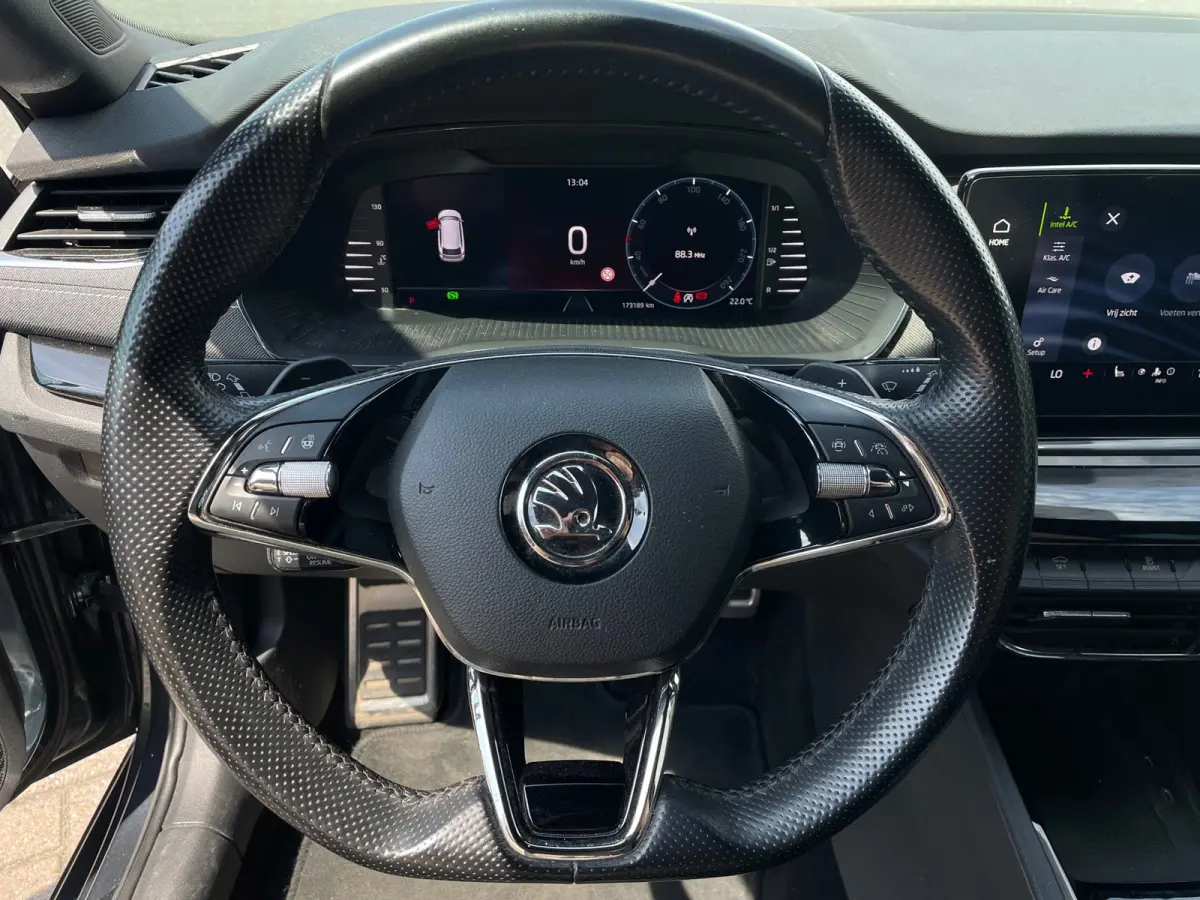 1.5 e-TSI DSG Business+ 1E EIG DEALEROND|TREKHAAK|VIRTUALCOCKPIT|CARPLAY|AMBIENT.LIGHT|STOEL+STUURVRM|