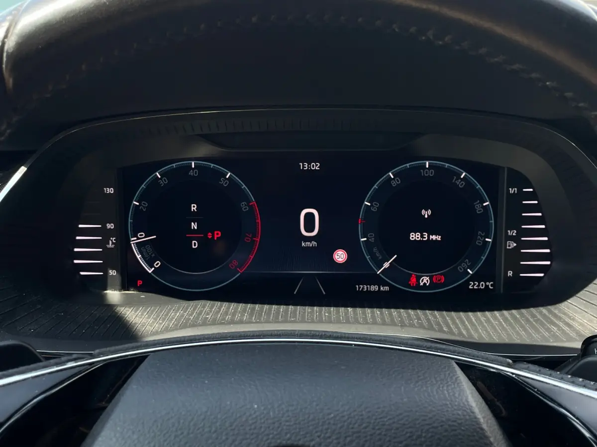 1.5 e-TSI DSG Business+ 1E EIG DEALEROND|TREKHAAK|VIRTUALCOCKPIT|CARPLAY|AMBIENT.LIGHT|STOEL+STUURVRM|