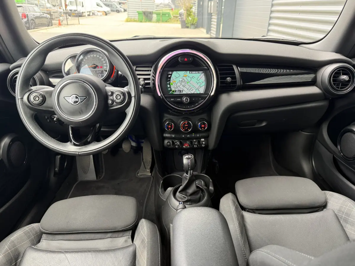 1.5 Cooper Chili Navi/Apple