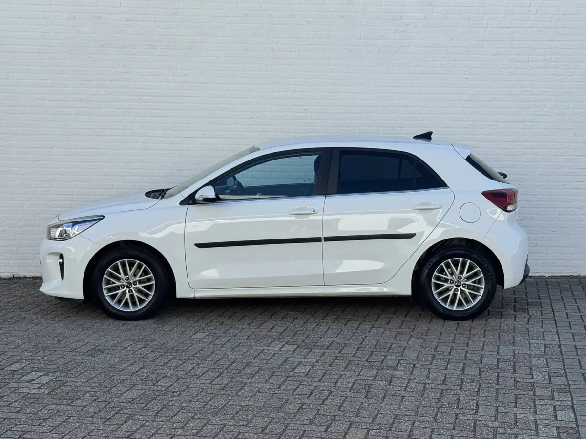 1.0 TGDI DynamicLine Camera Carplay Cruise Navigatie Clima Pdc All season banden
