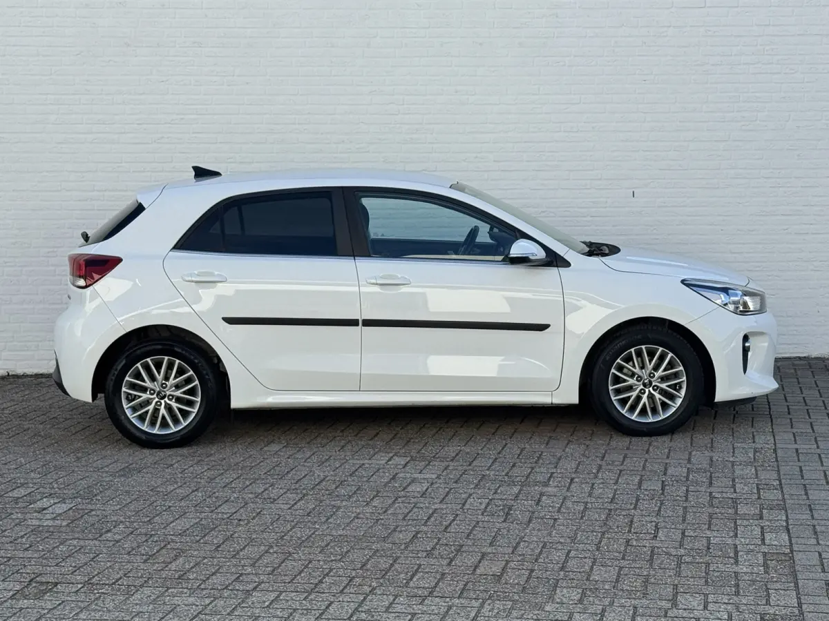 1.0 TGDI DynamicLine Camera Carplay Cruise Navigatie Clima Pdc All season banden