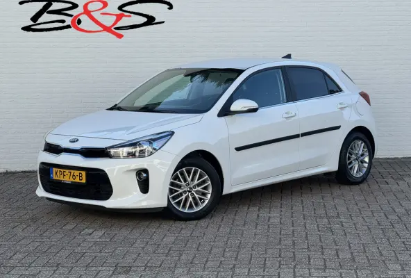 1.0 TGDI DynamicLine Camera Carplay Cruise Navigatie Clima Pdc All season banden