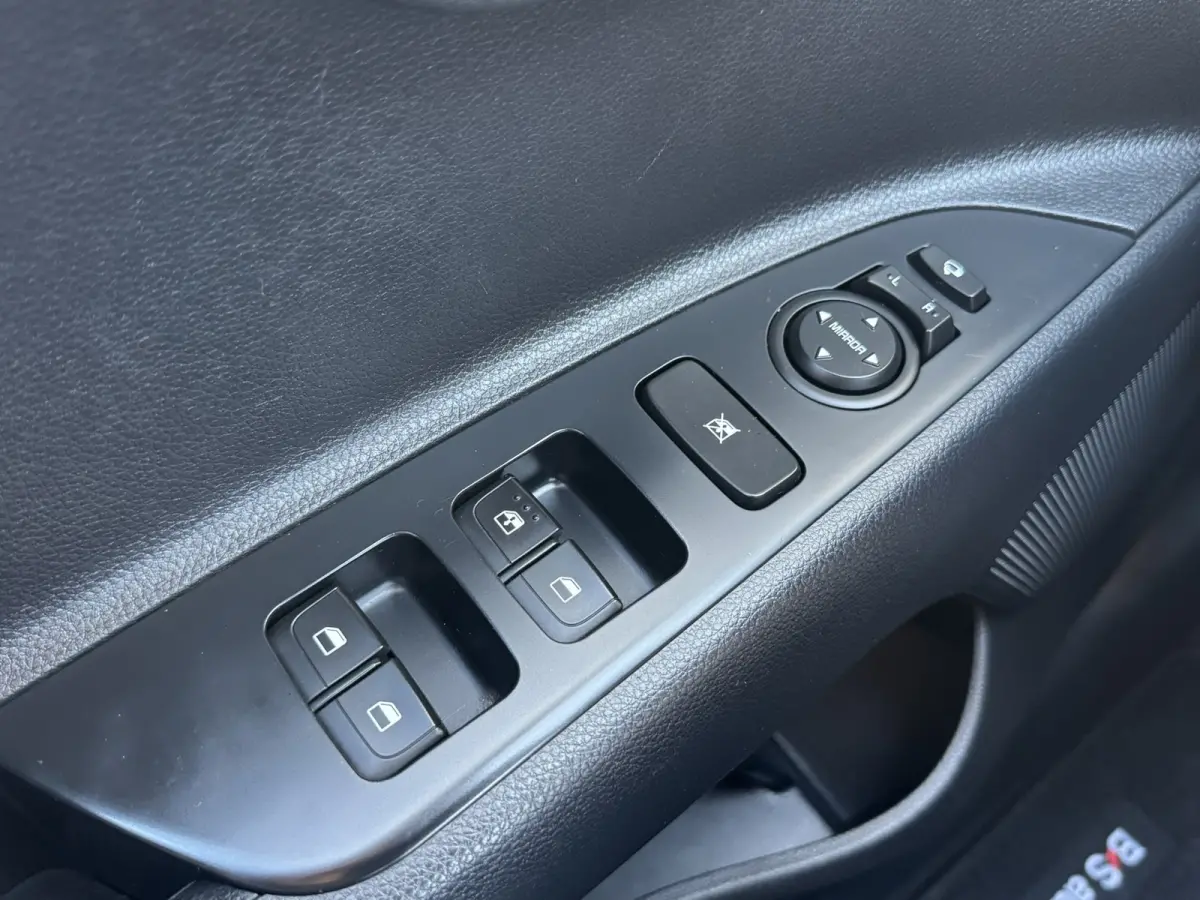1.0 TGDI DynamicLine Camera Carplay Cruise Navigatie Clima Pdc All season banden