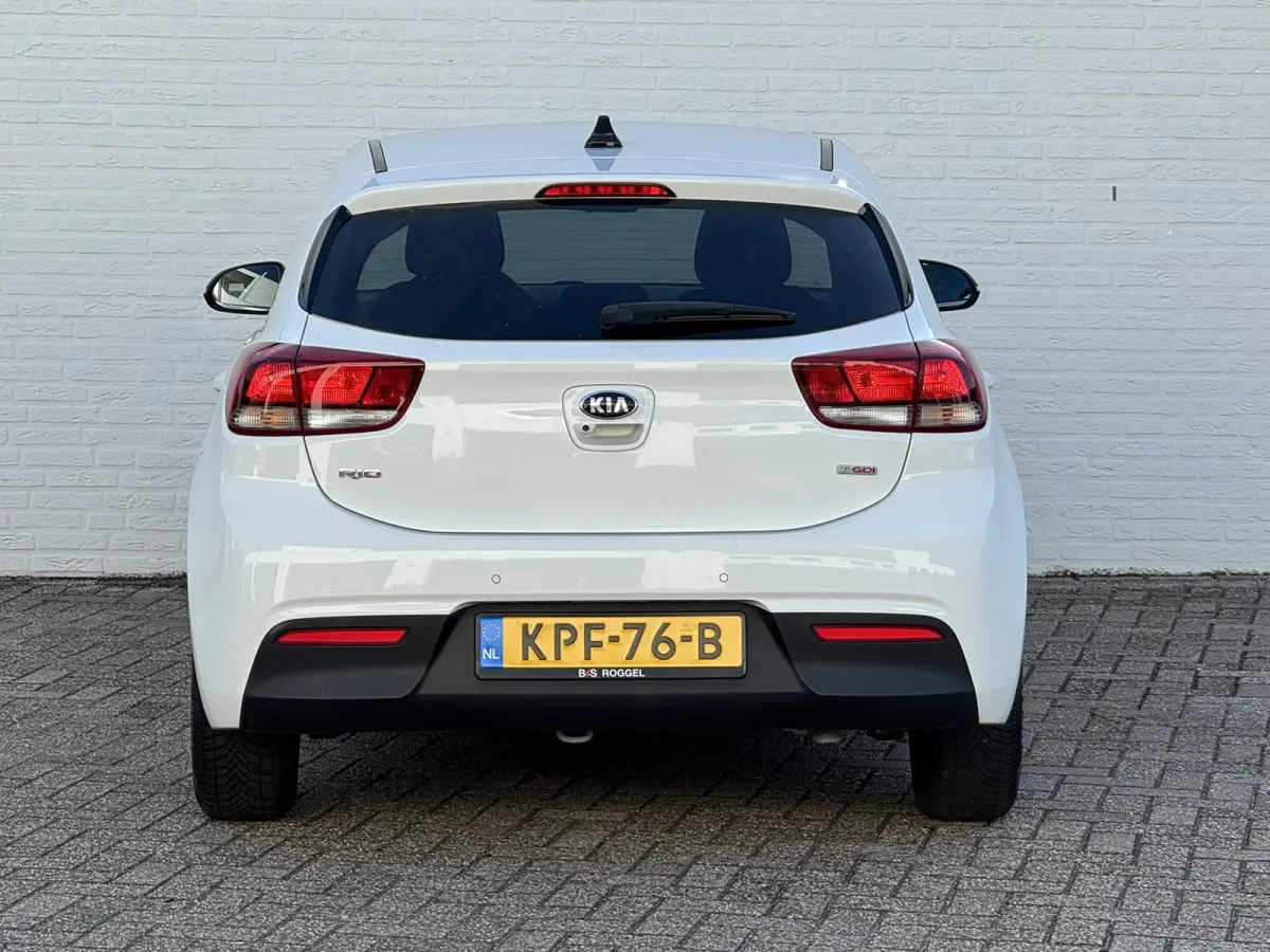 1.0 TGDI DynamicLine Camera Carplay Cruise Navigatie Clima Pdc All season banden