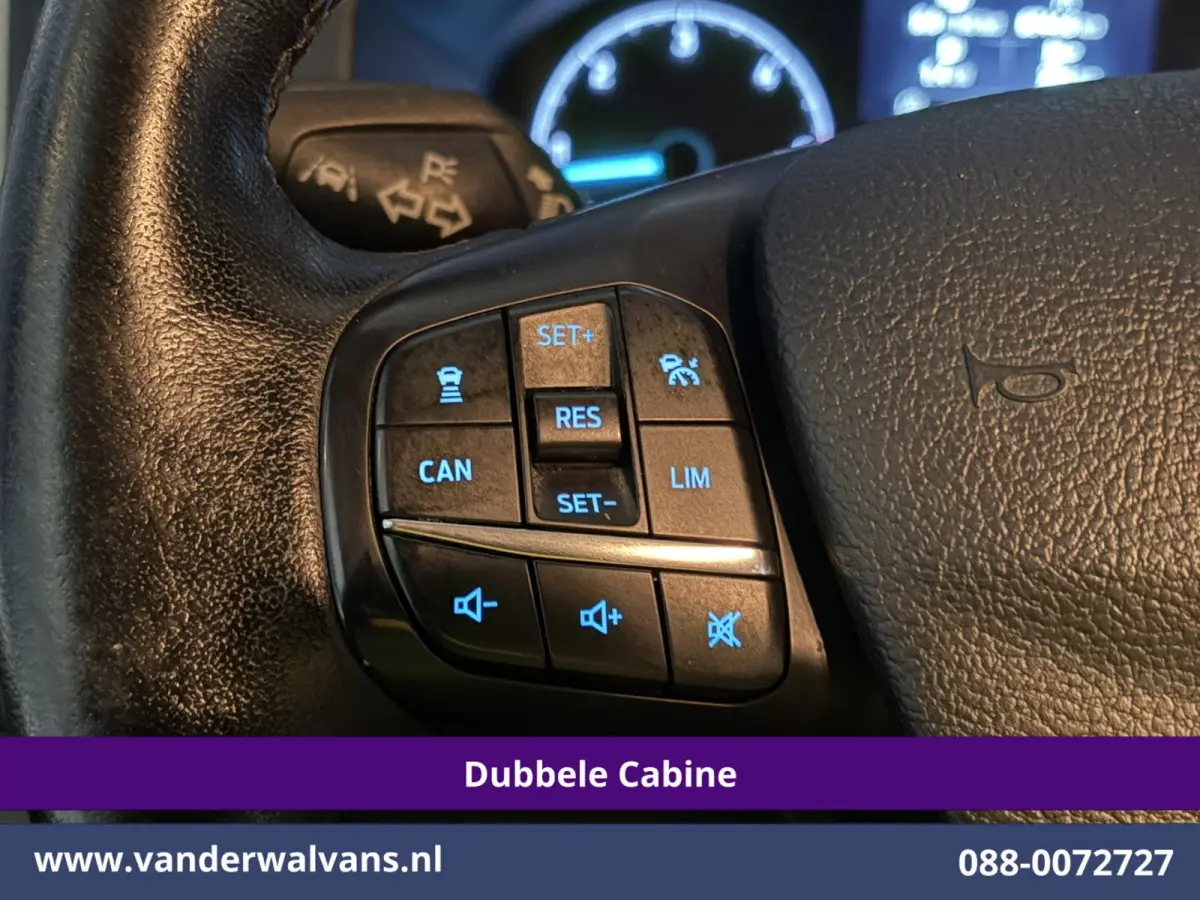 2.0 TDCI 131pk Automaat L2H1 Dubbele Cabine Euro6 Airco | Xenon | 6-Zits | Camera | Apple Carplay | Adaptieve Cruisecontrol LED, Android Auto, Trekhaak, Stoelverwarming, Verwarmde voorruit, 