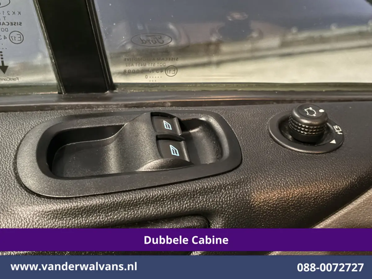 2.0 TDCI 131pk Automaat L2H1 Dubbele Cabine Euro6 Airco | Xenon | 6-Zits | Camera | Apple Carplay | Adaptieve Cruisecontrol LED, Android Auto, Trekhaak, Stoelverwarming, Verwarmde voorruit, 