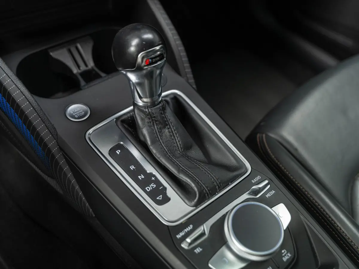 1.4 TFSI CoD Launch Edition Panodak Leder