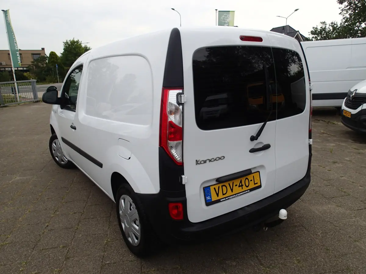 1.5 Blue dCi 95 Comfort VOORZIEN VAN AIRCO+NAVIGATIE+TREKHAAK !!!