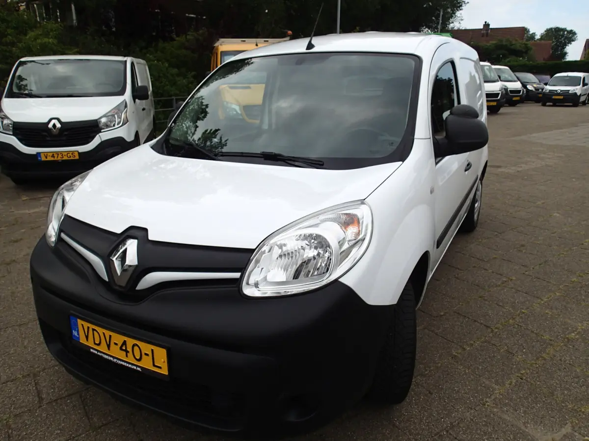 1.5 Blue dCi 95 Comfort VOORZIEN VAN AIRCO+NAVIGATIE+TREKHAAK !!!