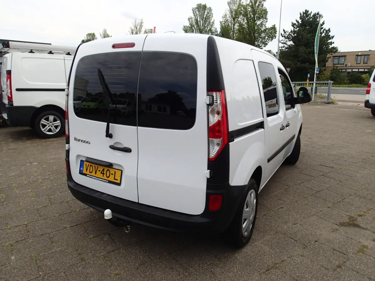 1.5 Blue dCi 95 Comfort VOORZIEN VAN AIRCO+NAVIGATIE+TREKHAAK !!!