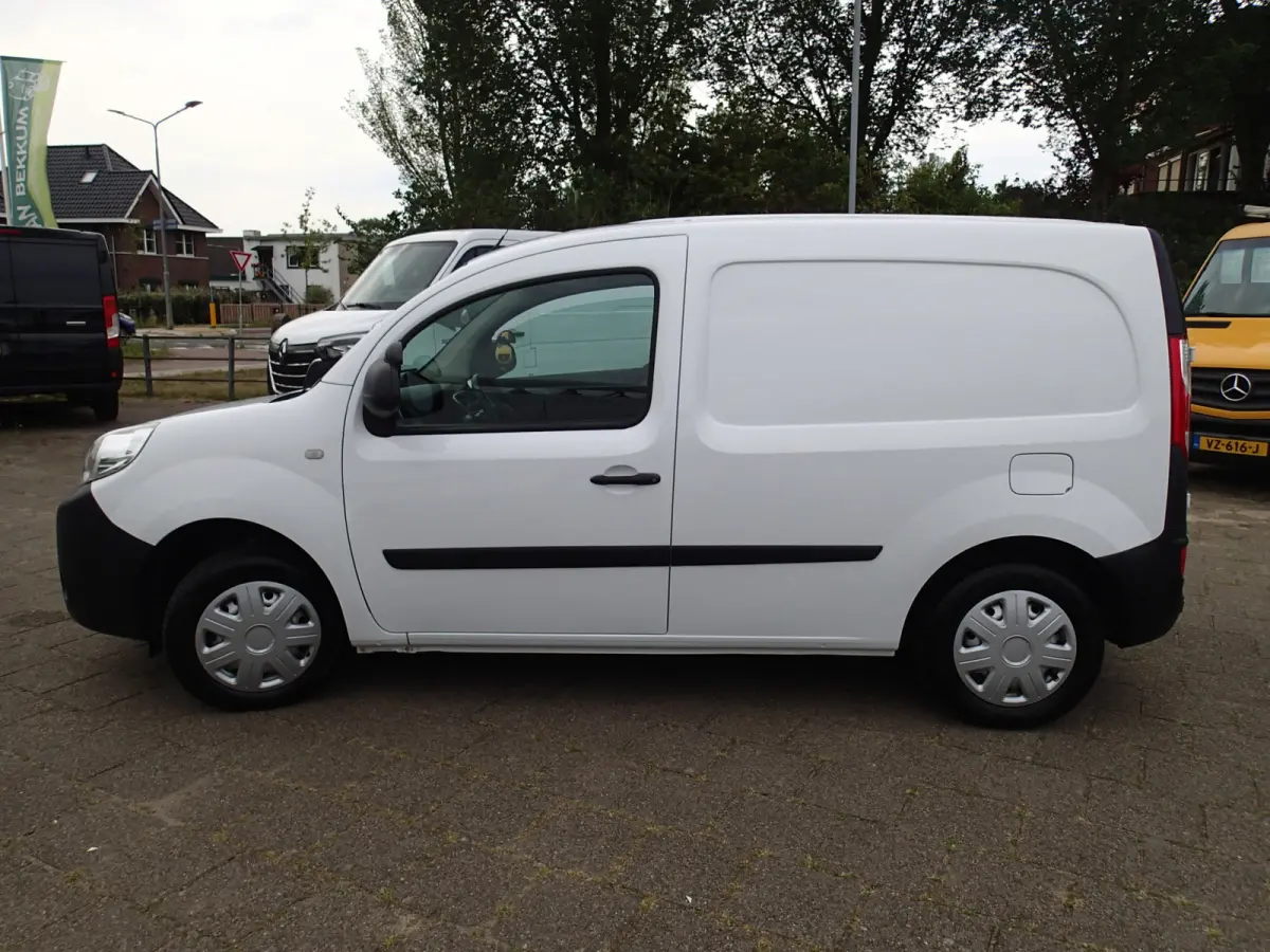 1.5 Blue dCi 95 Comfort VOORZIEN VAN AIRCO+NAVIGATIE+TREKHAAK !!!