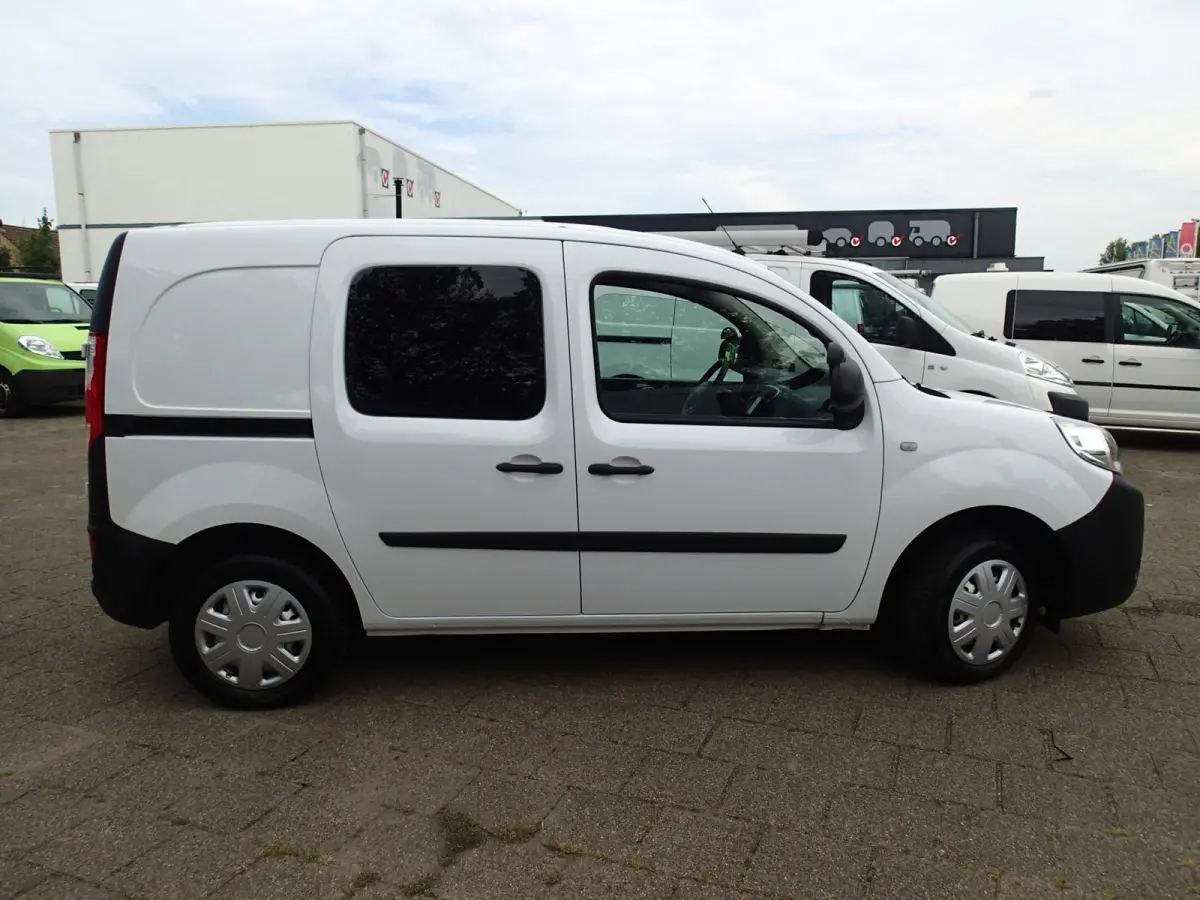 1.5 Blue dCi 95 Comfort VOORZIEN VAN AIRCO+NAVIGATIE+TREKHAAK !!!