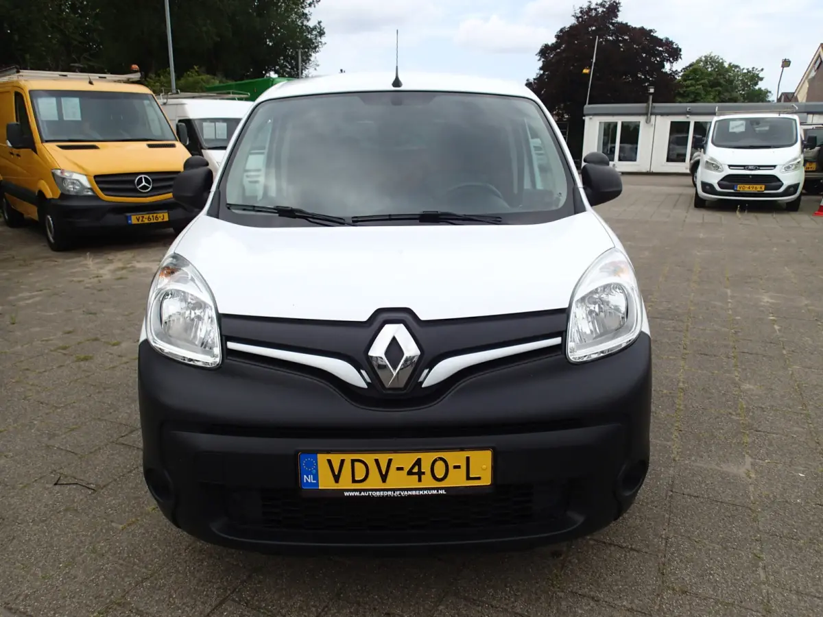 1.5 Blue dCi 95 Comfort VOORZIEN VAN AIRCO+NAVIGATIE+TREKHAAK !!!