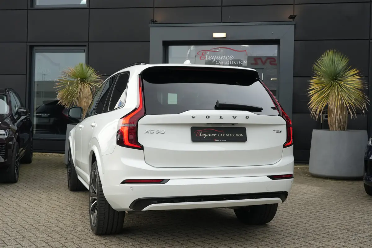 2.0 T8 FACELIFT Plug-in hybrid AWD Ultra Dark | 455 PK | Panoramadak | Bowers & Wilkins | Luchtvering | Volvo XC90 2.0 T8 FACELIFT Plug-in hybrid AWD Ultra Dark met 2.0 liter 4-cilinder benz