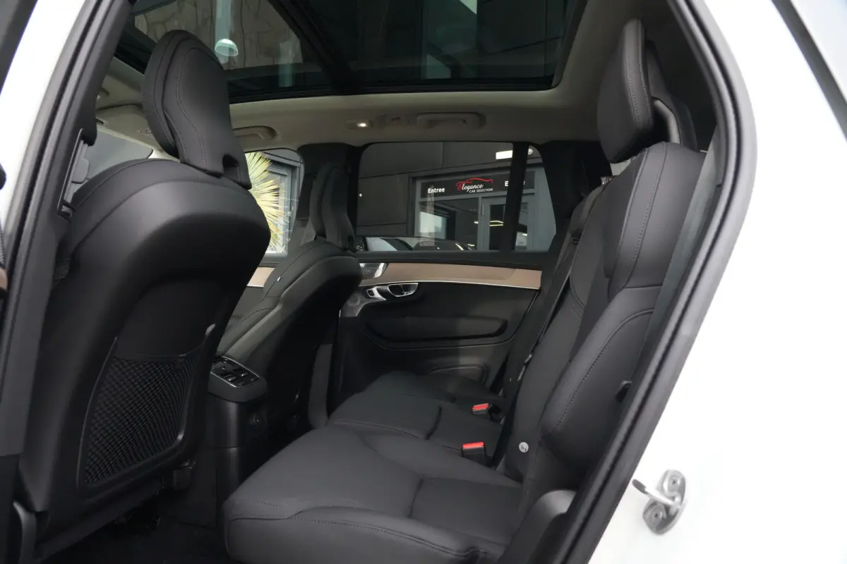 2.0 T8 FACELIFT Plug-in hybrid AWD Ultra Dark | 455 PK | Panoramadak | Bowers & Wilkins | Luchtvering | Volvo XC90 2.0 T8 FACELIFT Plug-in hybrid AWD Ultra Dark met 2.0 liter 4-cilinder benz