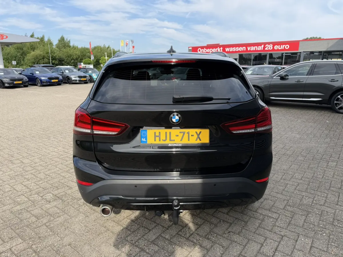 xDrive25e Sport Line Trekhaak Carplay Harman-Kardon Stuurwielverwarming Stoelverwarming 18 Inch LMV Achteruitrijcamera Dealeronderhouden