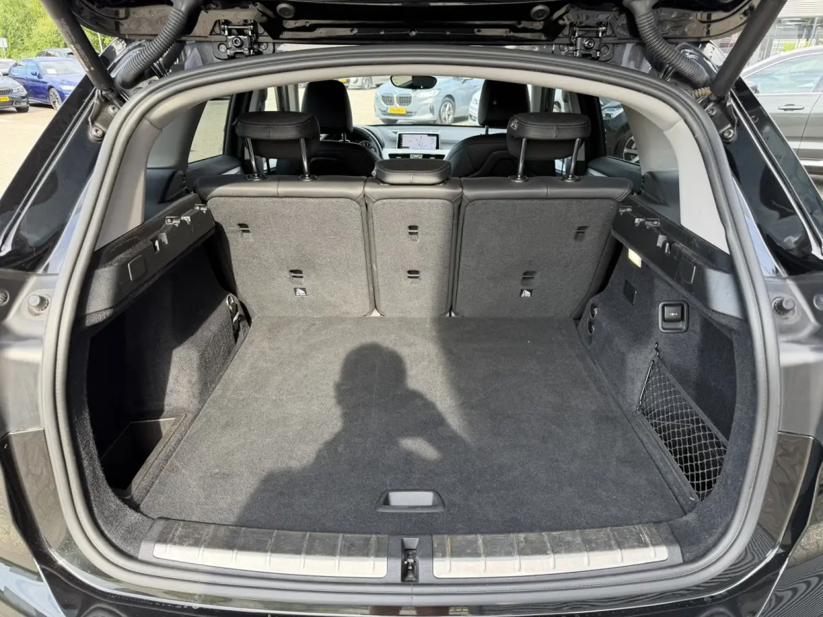 xDrive25e Sport Line Trekhaak Carplay Harman-Kardon Stuurwielverwarming Stoelverwarming 18 Inch LMV Achteruitrijcamera Dealeronderhouden