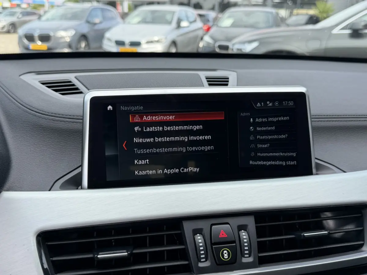 xDrive25e Sport Line Trekhaak Carplay Harman-Kardon Stuurwielverwarming Stoelverwarming 18 Inch LMV Achteruitrijcamera Dealeronderhouden