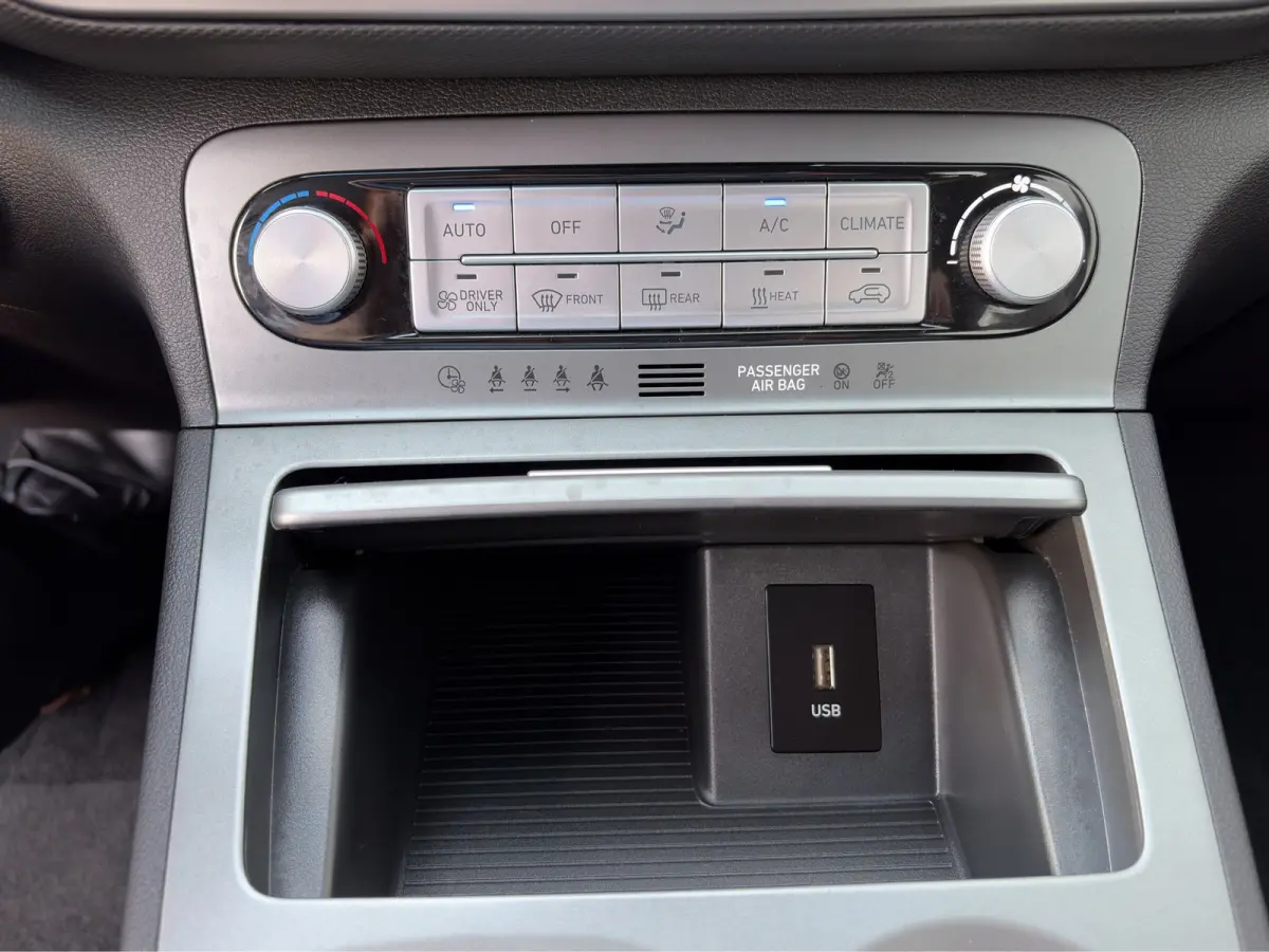 EV Comfort 39 kWh 136pk | SoH 97,9% | Camera | Carplay | Climate controle | Bestuurdersstoel in hoogte verstelbaar | Stoelverwarming | Stuurverwarming | Parkeersensoren | 17'' velgen