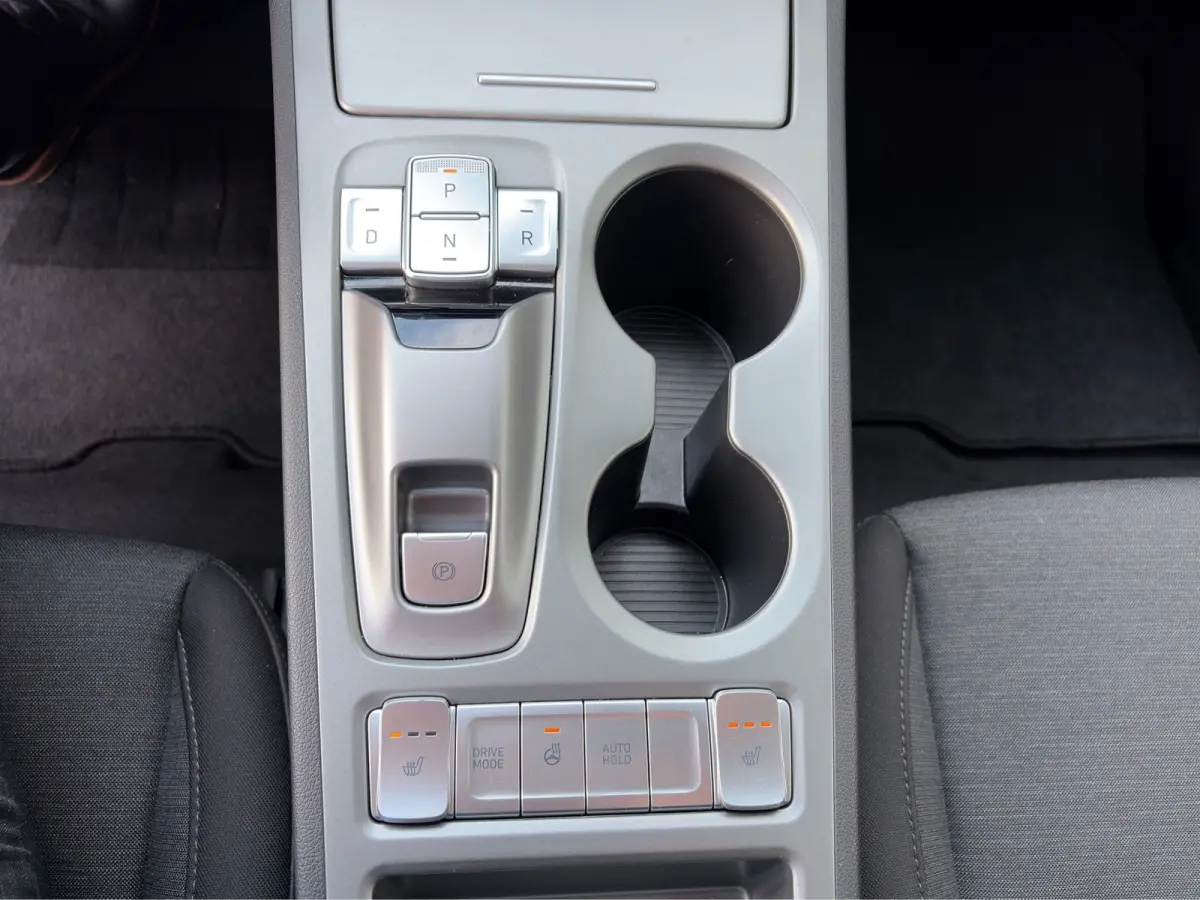 EV Comfort 39 kWh 136pk | SoH 97,9% | Camera | Carplay | Climate controle | Bestuurdersstoel in hoogte verstelbaar | Stoelverwarming | Stuurverwarming | Parkeersensoren | 17'' velgen