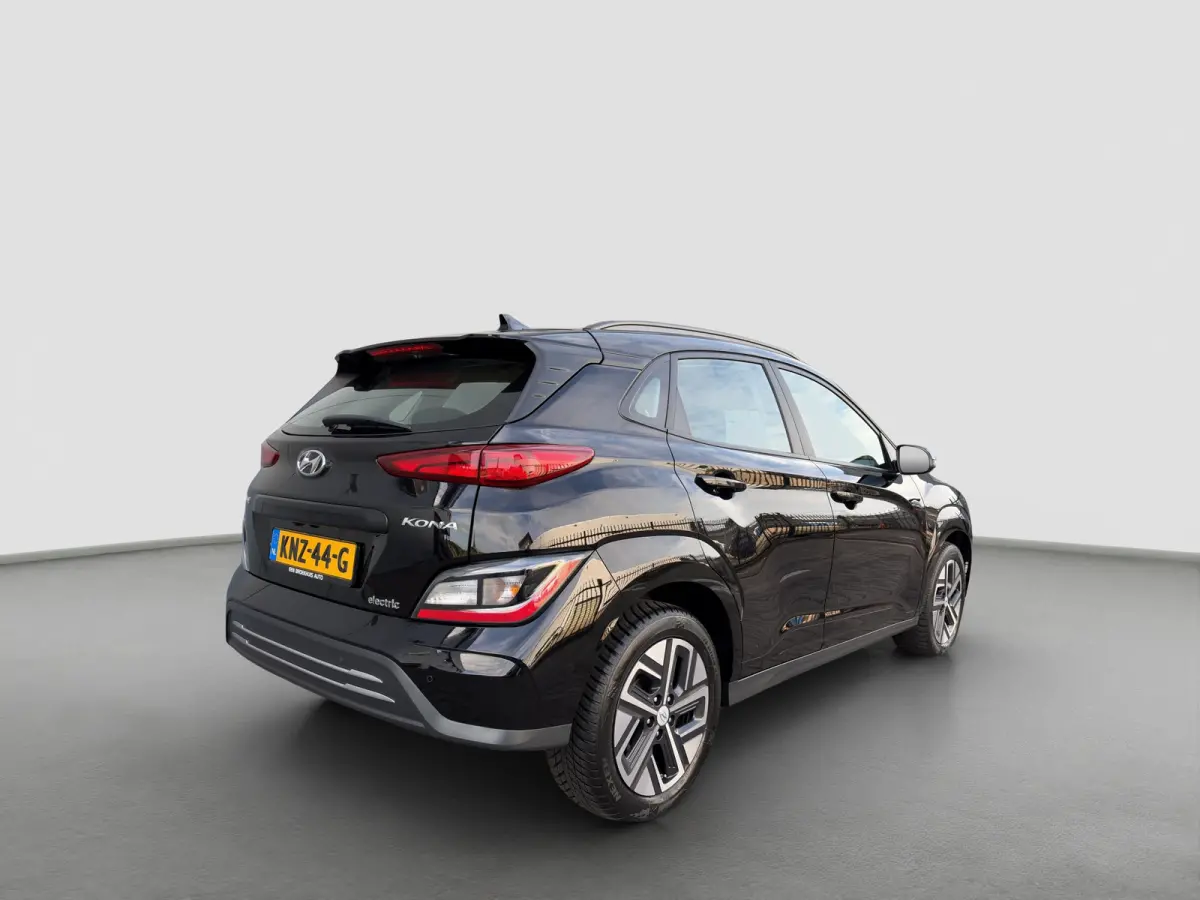 EV Comfort 39 kWh 136pk | SoH 97,9% | Camera | Carplay | Climate controle | Bestuurdersstoel in hoogte verstelbaar | Stoelverwarming | Stuurverwarming | Parkeersensoren | 17'' velgen