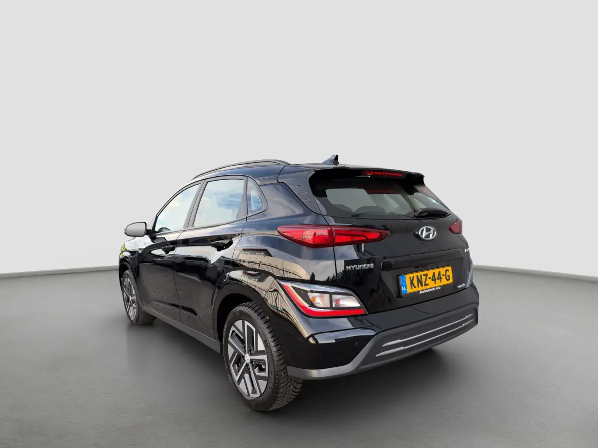 EV Comfort 39 kWh 136pk | SoH 97,9% | Camera | Carplay | Climate controle | Bestuurdersstoel in hoogte verstelbaar | Stoelverwarming | Stuurverwarming | Parkeersensoren | 17'' velgen