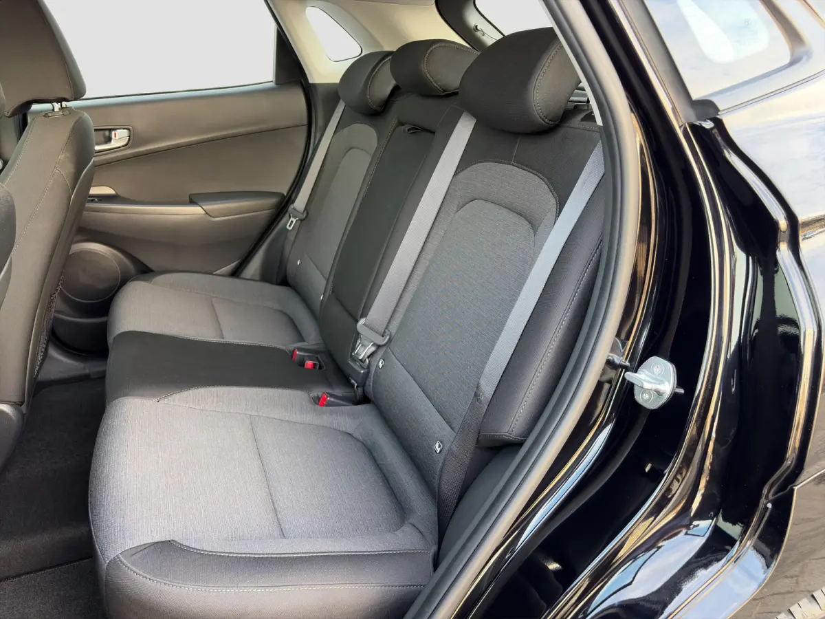 EV Comfort 39 kWh 136pk | SoH 97,9% | Camera | Carplay | Climate controle | Bestuurdersstoel in hoogte verstelbaar | Stoelverwarming | Stuurverwarming | Parkeersensoren | 17'' velgen