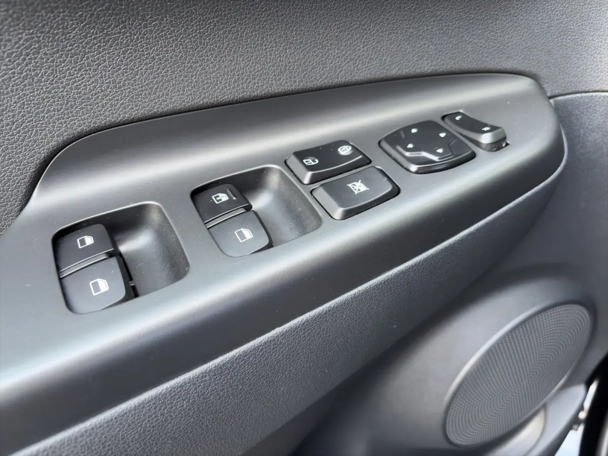 EV Comfort 39 kWh 136pk | SoH 97,9% | Camera | Carplay | Climate controle | Bestuurdersstoel in hoogte verstelbaar | Stoelverwarming | Stuurverwarming | Parkeersensoren | 17'' velgen