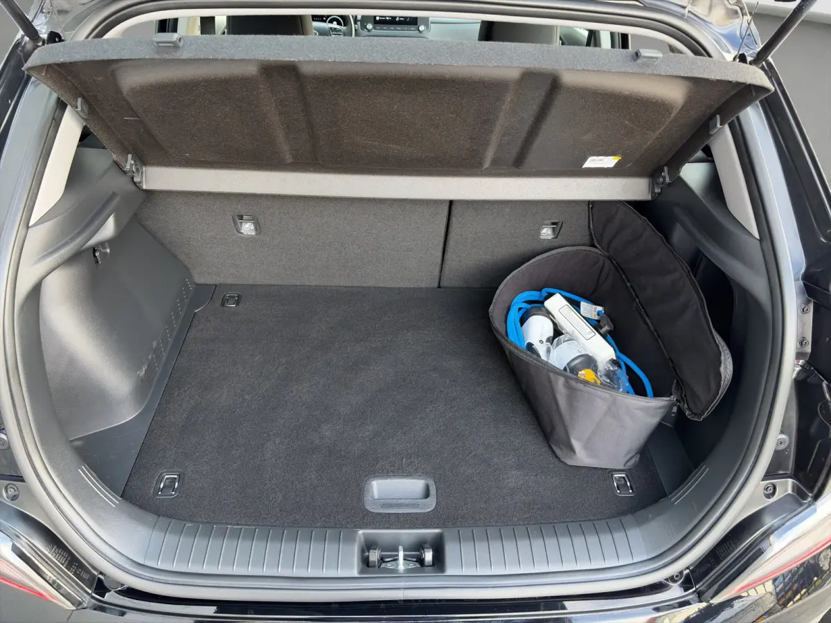 EV Comfort 39 kWh 136pk | SoH 97,9% | Camera | Carplay | Climate controle | Bestuurdersstoel in hoogte verstelbaar | Stoelverwarming | Stuurverwarming | Parkeersensoren | 17'' velgen