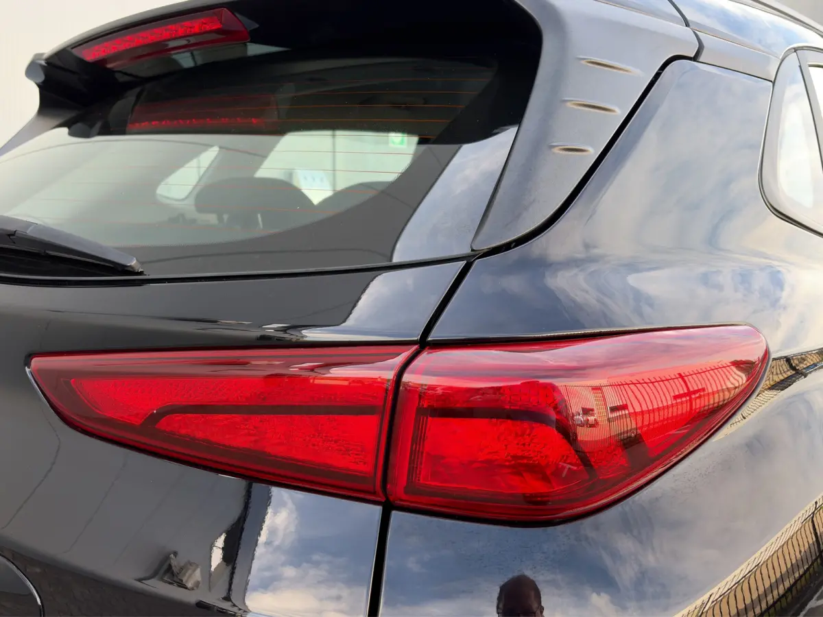 EV Comfort 39 kWh 136pk | SoH 97,9% | Camera | Carplay | Climate controle | Bestuurdersstoel in hoogte verstelbaar | Stoelverwarming | Stuurverwarming | Parkeersensoren | 17'' velgen