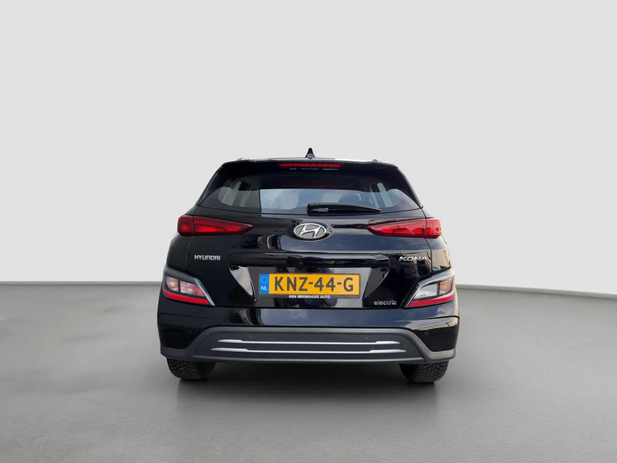 EV Comfort 39 kWh 136pk | SoH 97,9% | Camera | Carplay | Climate controle | Bestuurdersstoel in hoogte verstelbaar | Stoelverwarming | Stuurverwarming | Parkeersensoren | 17'' velgen