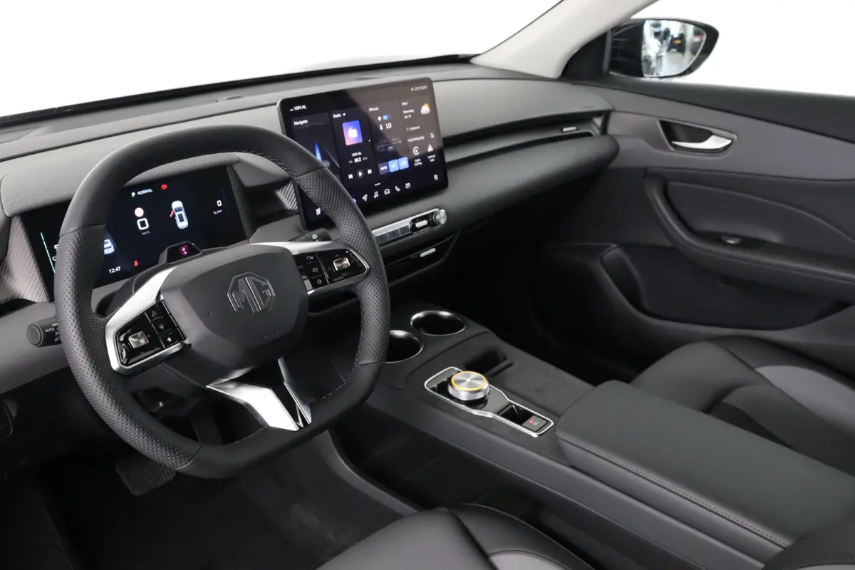 Luxury 64 kWh | 360* Camera | 100% SOH | Adaptieve Cruise Control | Elektrische Achterklep | Warmtepomp | Stoel & Stuurverwarming |
