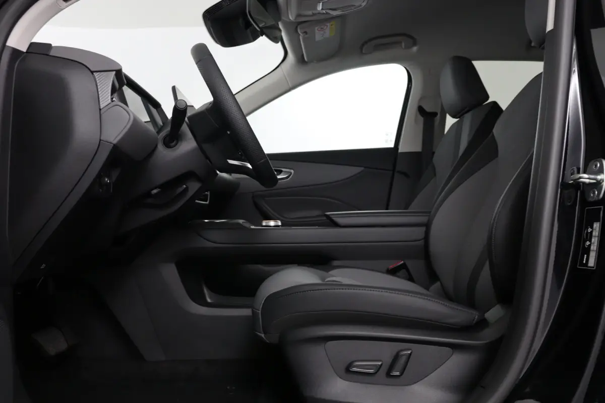 Luxury 64 kWh | 360* Camera | 100% SOH | Adaptieve Cruise Control | Elektrische Achterklep | Warmtepomp | Stoel & Stuurverwarming |