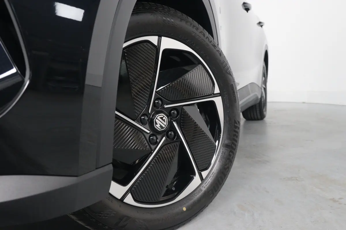 Luxury 64 kWh | 360* Camera | 100% SOH | Adaptieve Cruise Control | Elektrische Achterklep | Warmtepomp | Stoel & Stuurverwarming |