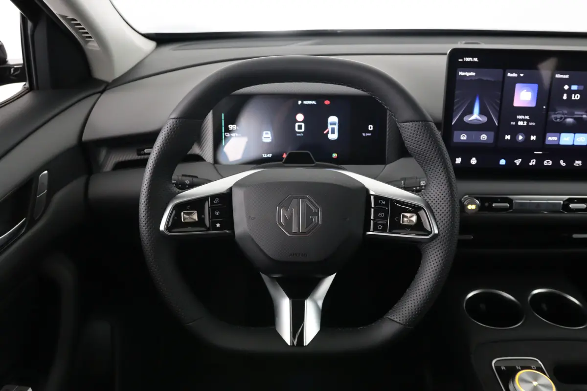 Luxury 64 kWh | 360* Camera | 100% SOH | Adaptieve Cruise Control | Elektrische Achterklep | Warmtepomp | Stoel & Stuurverwarming |