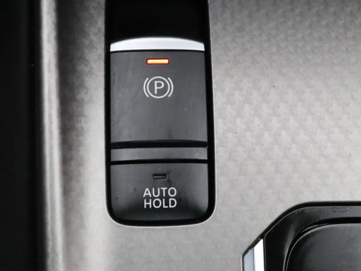 190pk e-Power N-Connecta Apple Carplay/Android Auto | Panoramadak
