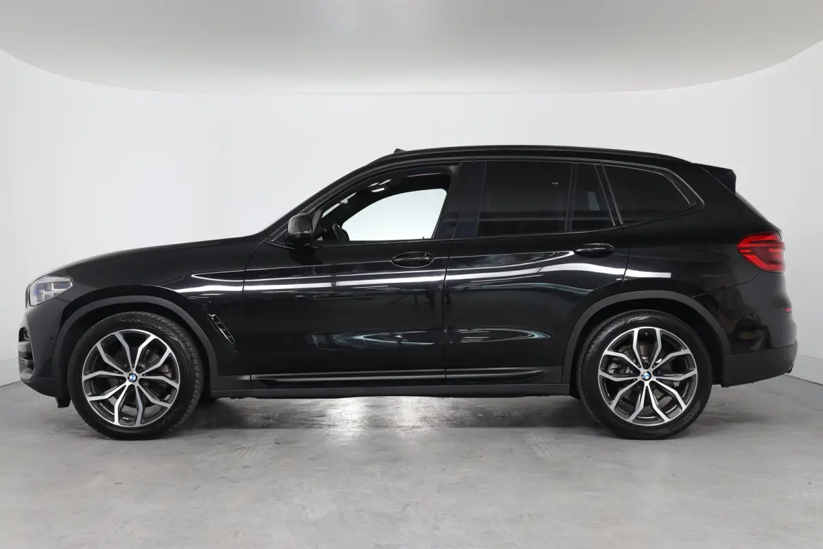 sDrive20i Launch Edition High Executive | Dealer Onderhouden! | Open Dak | Leder | Stuur/Stoelverwamring | LED | Camera | HUD | Clima | Navi | Cruis Control | 20 Inch LMV