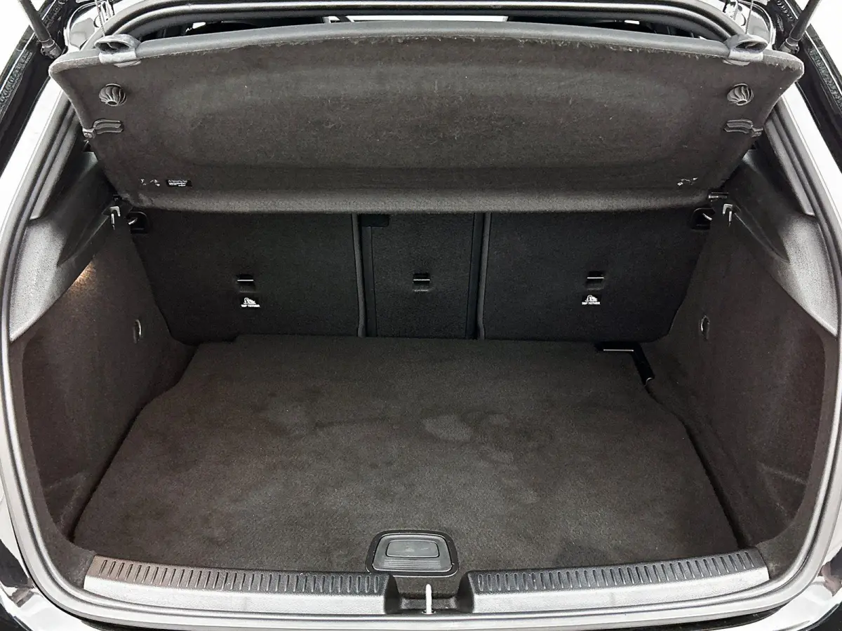Hatchback 180 Business Solution AMG