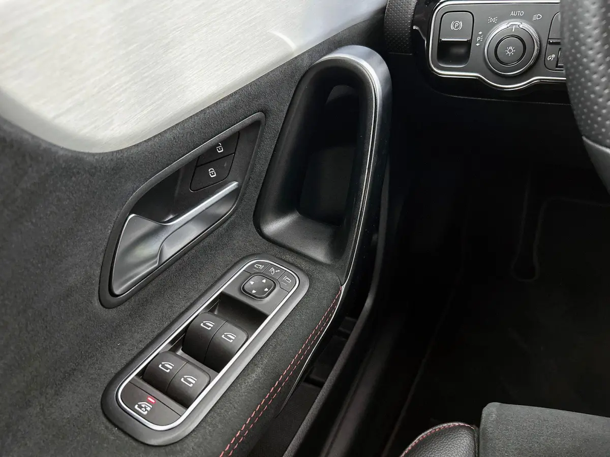 Hatchback 180 Business Solution AMG