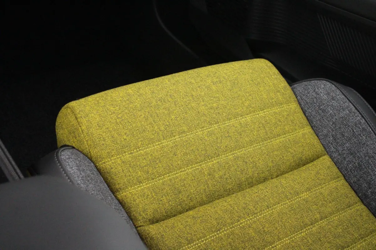 COMFORT RANGE ICONIC CINQ 150PK 52 kWh | PACK WINTER: ELEKTRISCH VERWARMBARE VOORSTOELEN/ELEKTRISCH VERWARMBAAR STUURWIEL/BESTUURDERSSTOEL MET ELEKTRISCH VERSTELBARE LENDESTEUN/IN HOOGTE VER